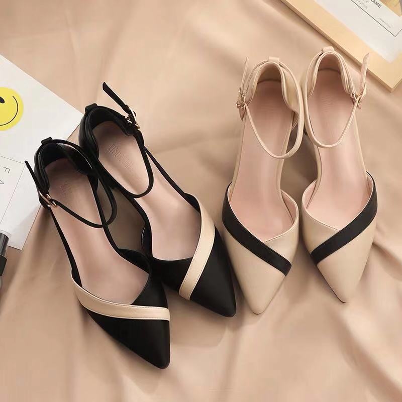 女性のクラシックなベージュのスクエアヒールポインテッドシュー - Leather Classic Strap のレビューと価格